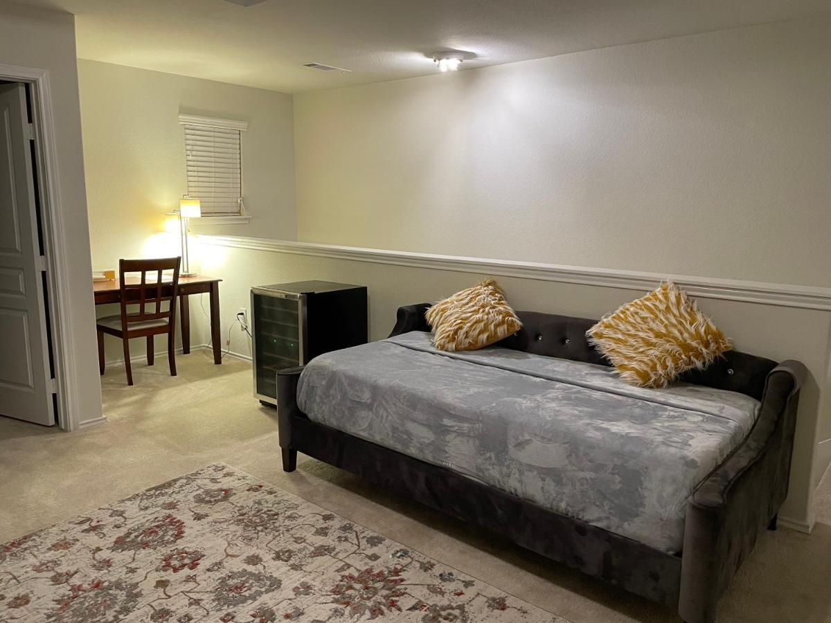 فيلا N-E-G House - Near David Wayne Hooks Airport هيوستن المظهر الخارجي الصورة