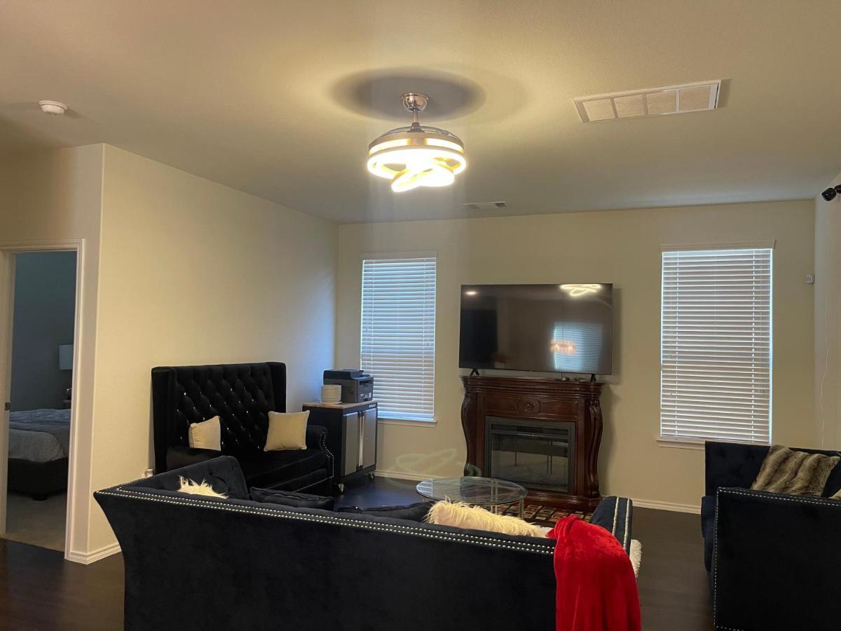 فيلا N-E-G House - Near David Wayne Hooks Airport هيوستن المظهر الخارجي الصورة