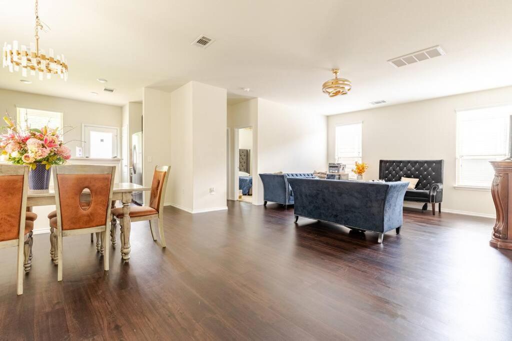 فيلا N-E-G House - Near David Wayne Hooks Airport هيوستن المظهر الخارجي الصورة